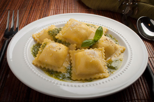 Cheese Ravioli with Basil Pesto